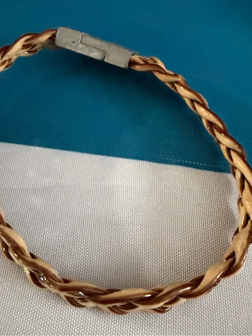 Two distinct bracelets - Picture 2 of 6